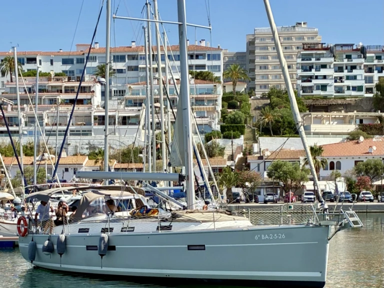 Yacht charter Sitges cheap Bavaria 45 Cruiser