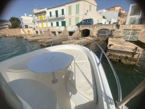 Rent a Sessa Marine Key Largo 22 Portocolom