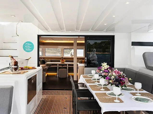 Rent a Lagoon Lagoon 55 Seget Donji