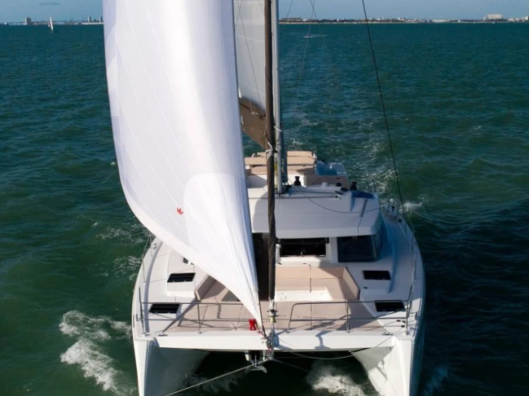 Catamaran for rent Tourlos at the best price