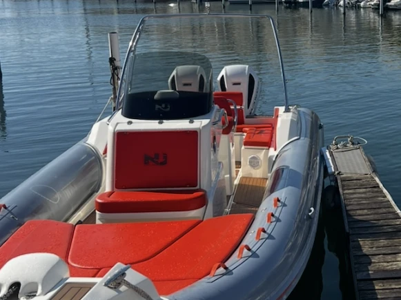 Rent a Nuova Jolly Prince 30 Port-Camargue