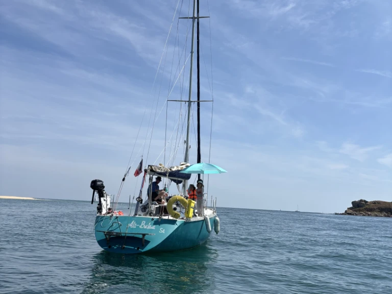 Sailboat rental in La Rochelle - Jeanneau Selection 37