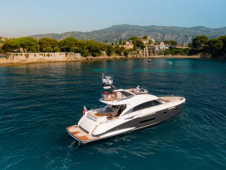 Yacht charter Paris cheap 68