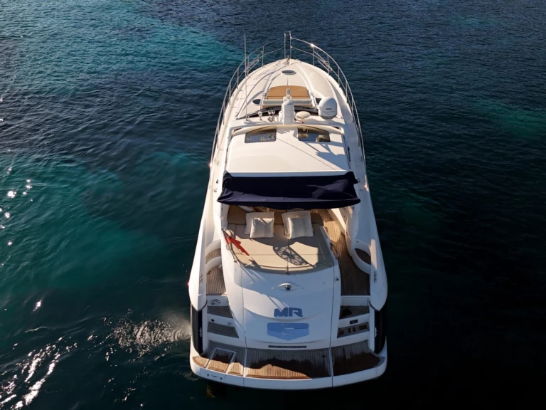 Bareboat Rental Luxury Yacht Sunseeker with a boat licence