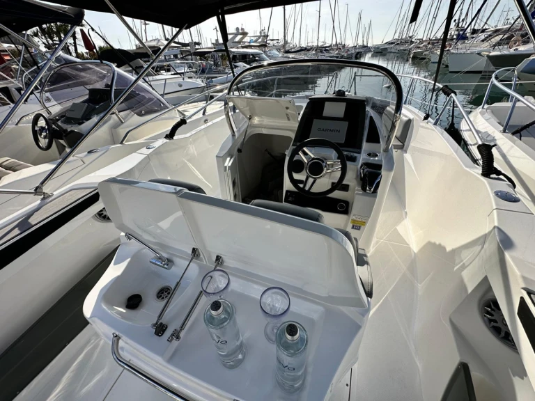 Karnic sl 701 in Mandelieu-la-Napoule on SamBoat