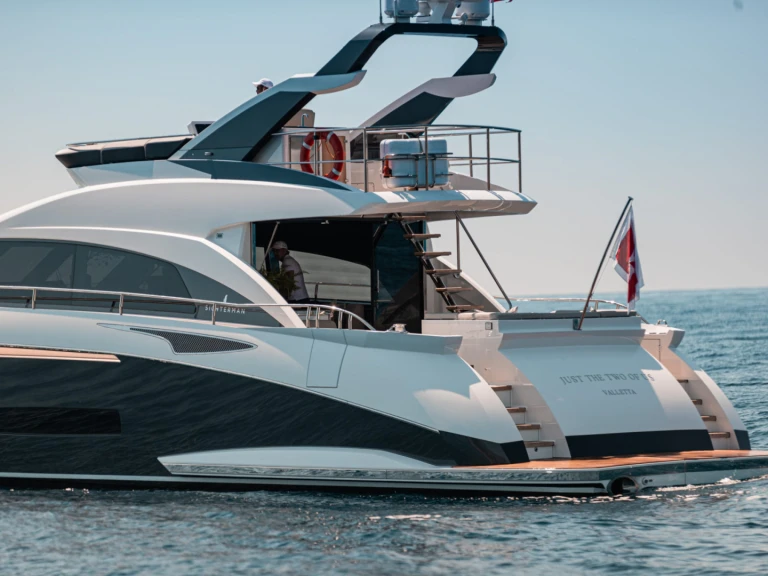Luxury Yacht for rent Paris at the best price