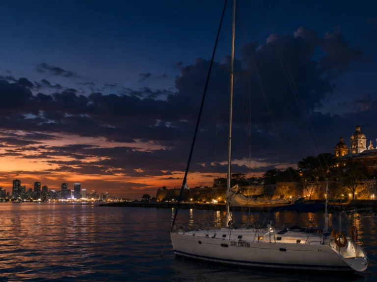 Sailboat rental with or without captain Bénéteau Cartagena