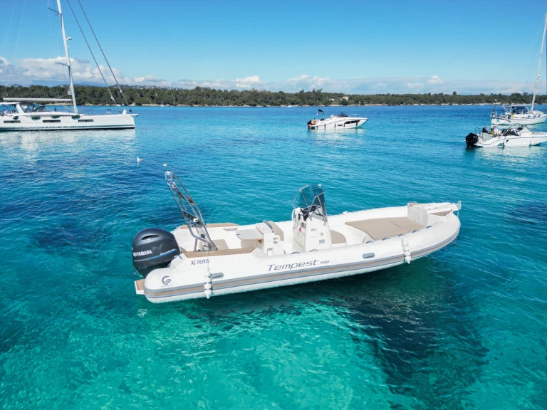 Capelli Tempest 700 in Mandelieu-la-Napoule on SamBoat