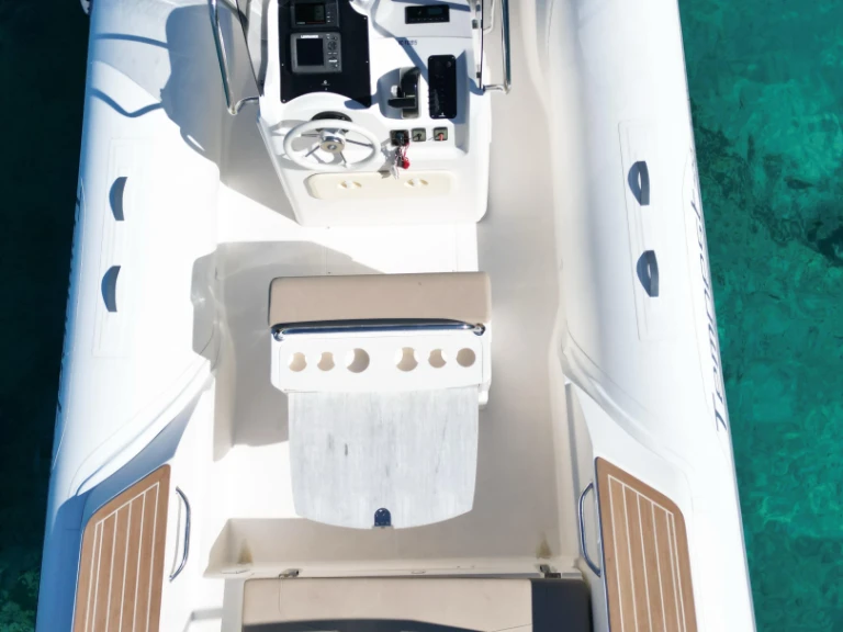 Rent a Capelli Tempest 700 Mandelieu-la-Napoule