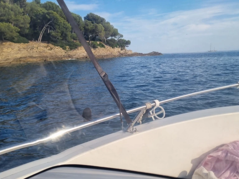 Motorboat rental in Saint-Laurent-du-Var - Pacific Craft Pacific Craft 545 Open