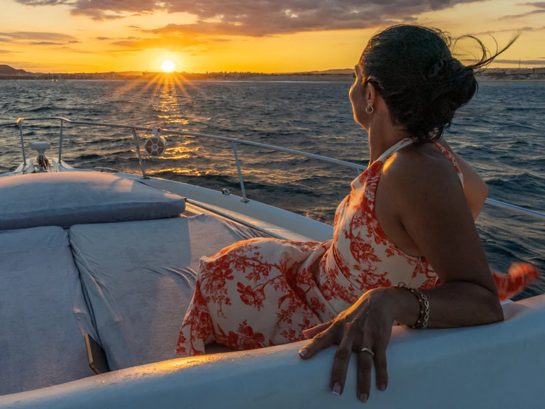 Boat rental Sea Ray Sea Ray 450 Sundancer in Cabo San Lucas on Samboat