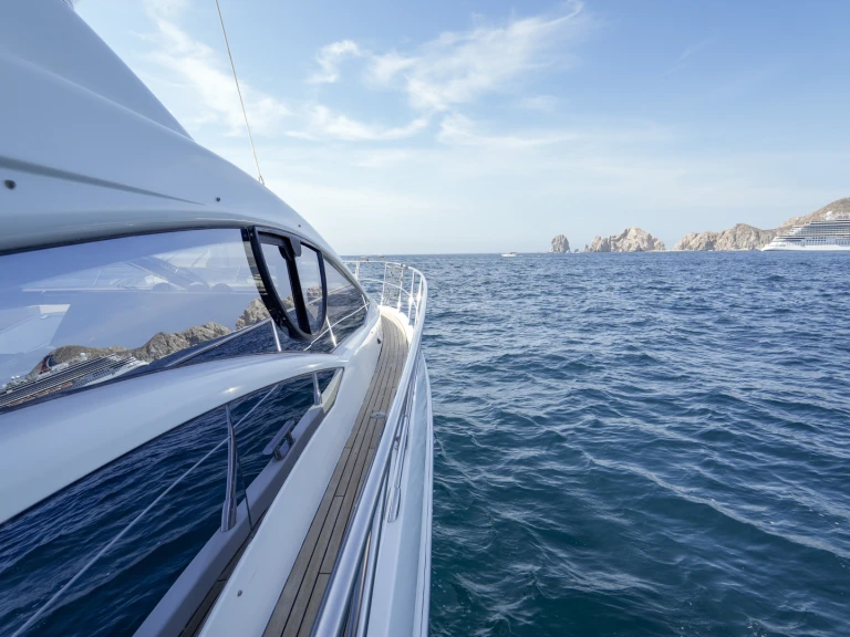 Motorboat rental in Cabo San Lucas - Azimut 48 Flybridge