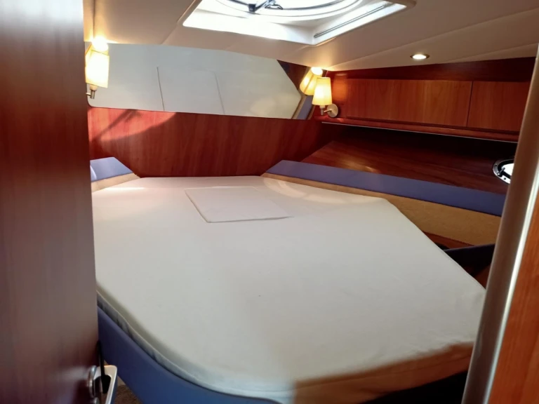 Bareboat Rental Motorboat Gallart with a boat licence