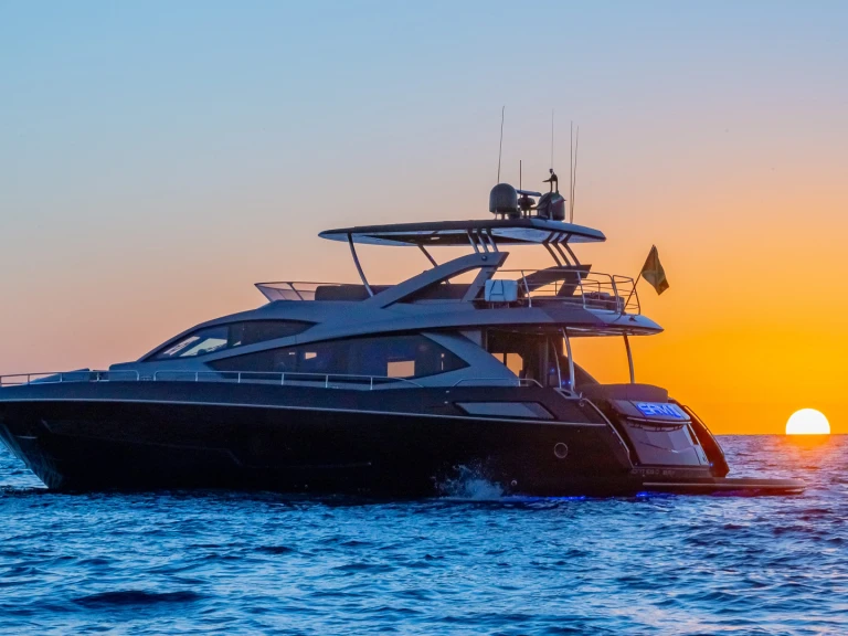 Luxury Yacht rental in Cabo San Lucas - Sunseeker Manhattan 80