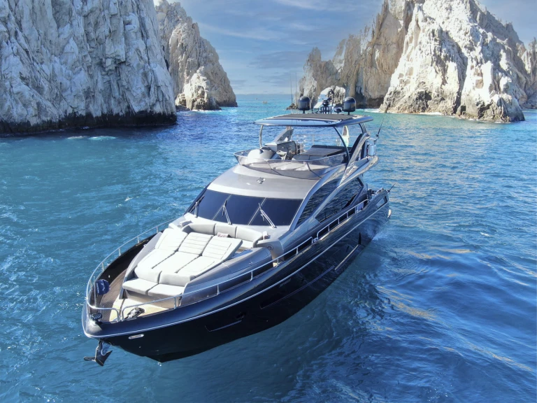 Luxury Yacht rental in Cabo San Lucas - Sunseeker Manhattan 80