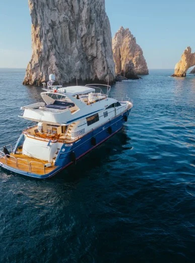 Boat rental Viking Yachts 85 Motor Yacht in Cabo San Lucas on Samboat