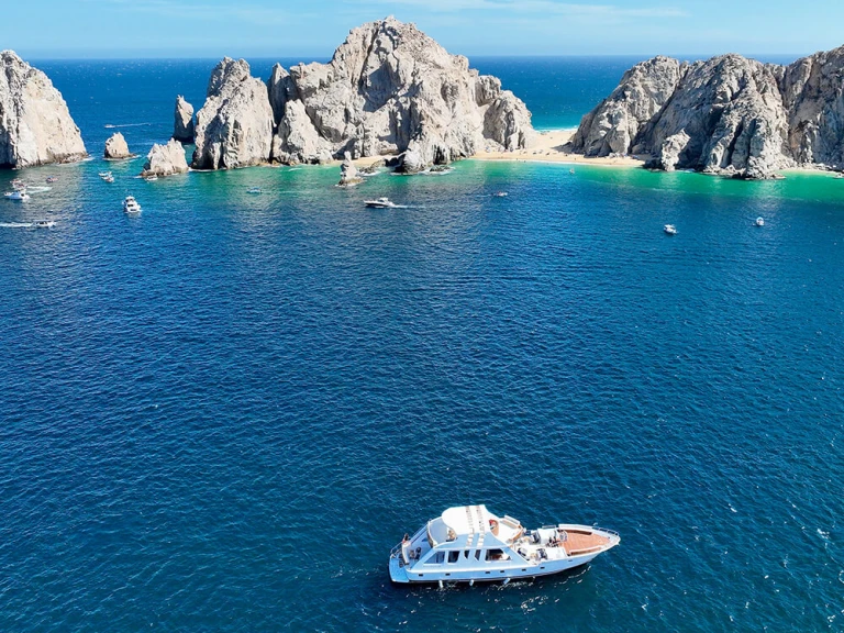 Luxury Yacht for rent Cabo San Lucas at the best price