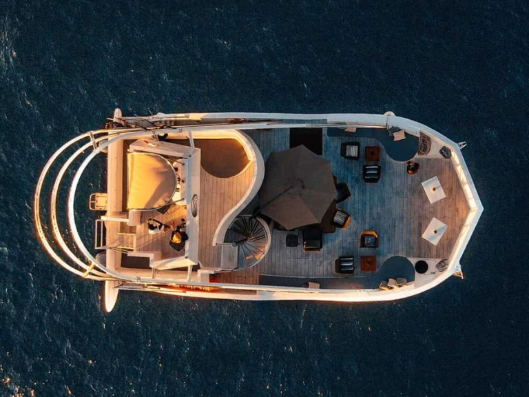 Motorboat rental in Cabo San Lucas - Pelican Luxury Motor Yacht