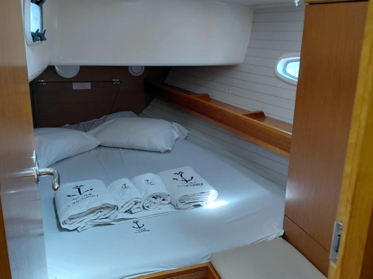 Bareboat Rental Sailboat Bavaria with a boat licence