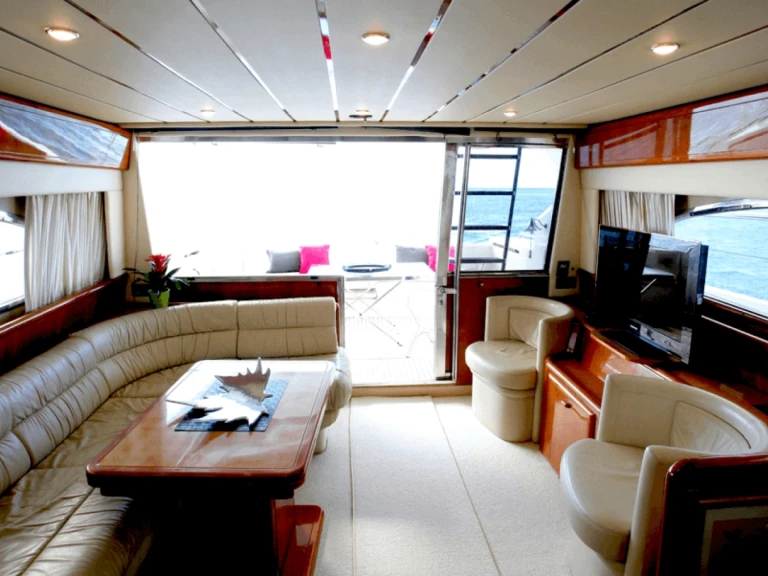 Bareboat Rental Motorboat Ferretti with a boat licence