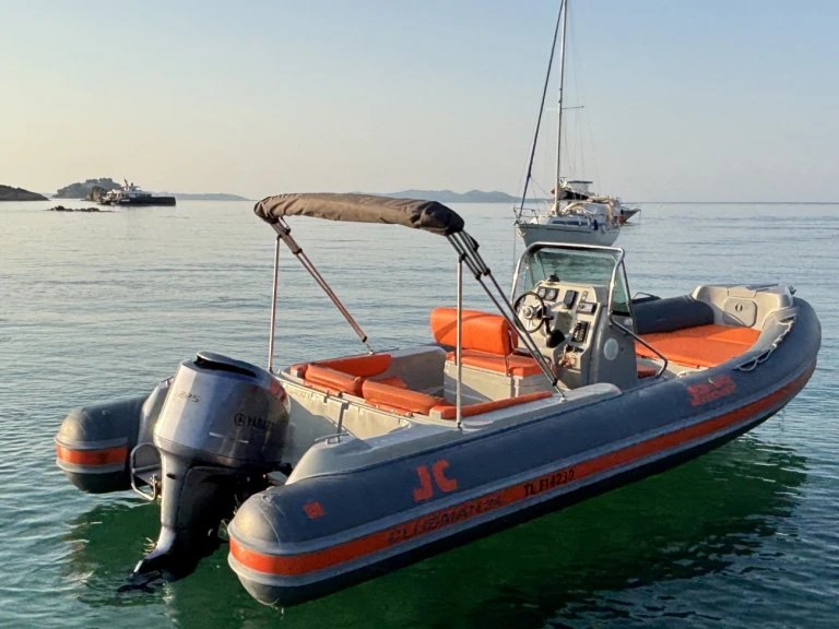 Motorboat rental in Hyères - Ranieri Voyager 22