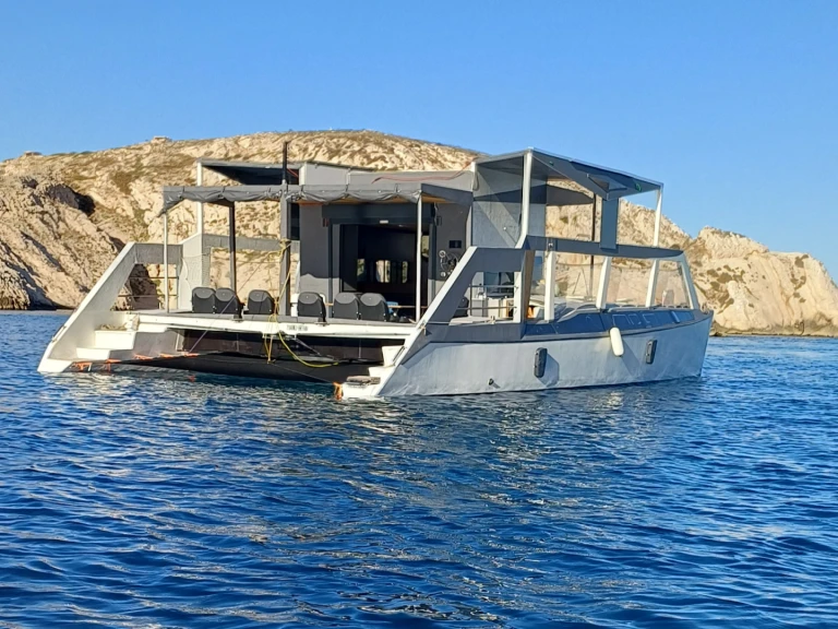 Yacht charter Marseille cheap Louisiane 37