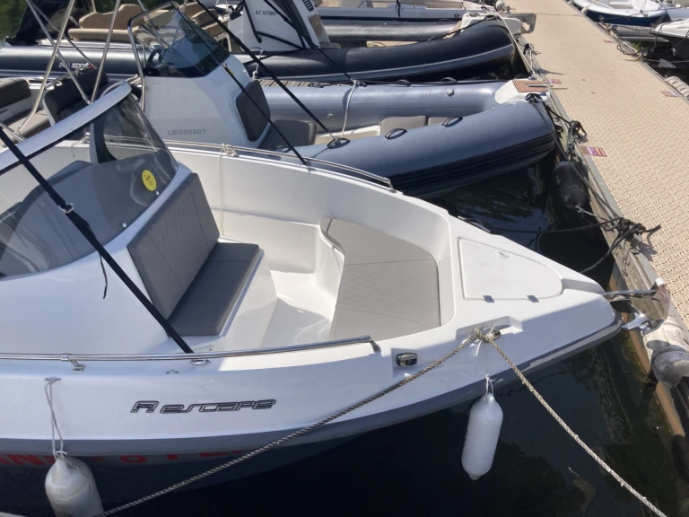 Motorboat for rent Sanguinet at the best price