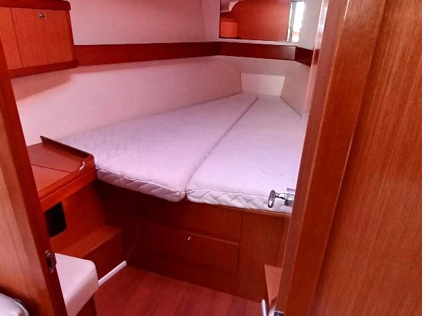 Sailboat rental in Porto Ercole - Bénéteau Oceanis 37