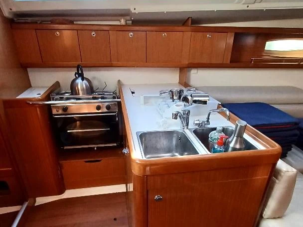Boat rental Bénéteau Oceanis 37 in Porto Ercole on Samboat