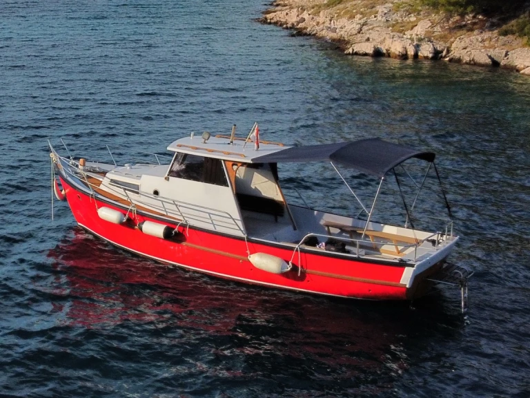 Bareboat Rental Motorboat Ocqueteau with a boat licence