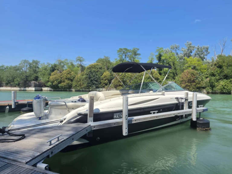 Boat rental Monterey 268SC in San Giuliano - Venezia on Samboat