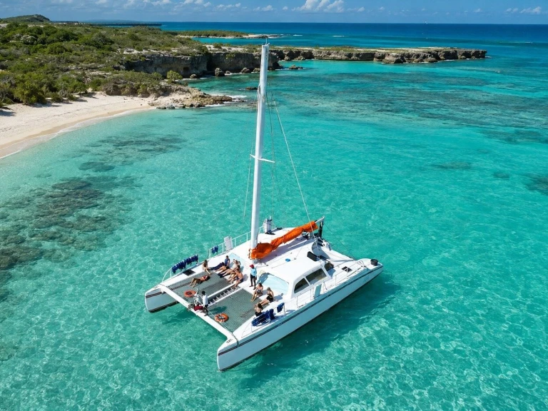 Bareboat Rental Motorboat Custom Made with a boat licence