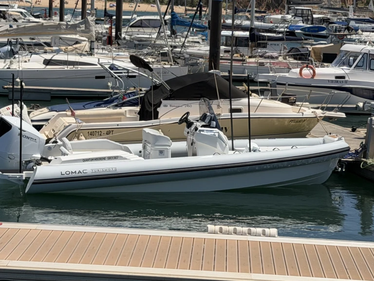 Lomac Turismo 7.0 in Marina de Portimão on SamBoat