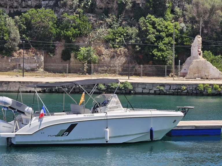 Boat rental Bénéteau Flyer 9 SPACEdeck in Saint-Cyprien on Samboat