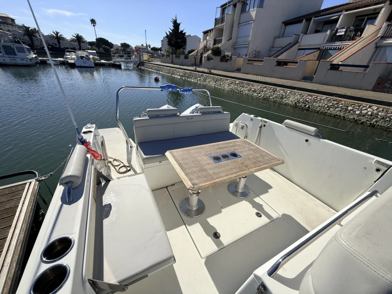 Motorboat for rent Saint-Cyprien at the best price