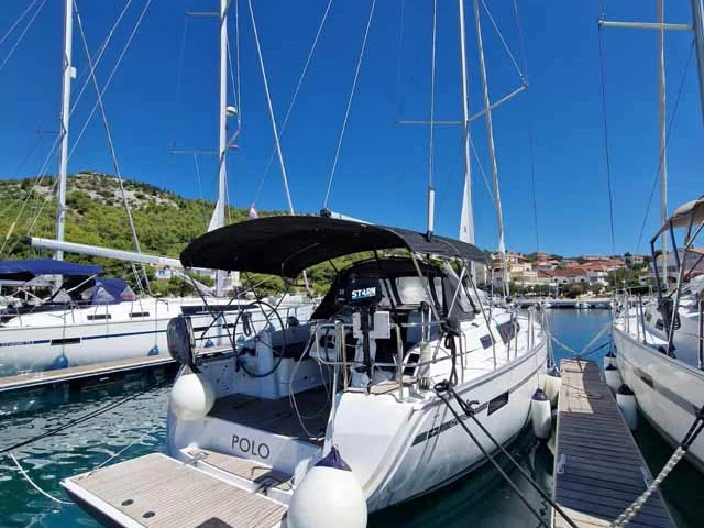 Sailboat for rent Pula at the best price
