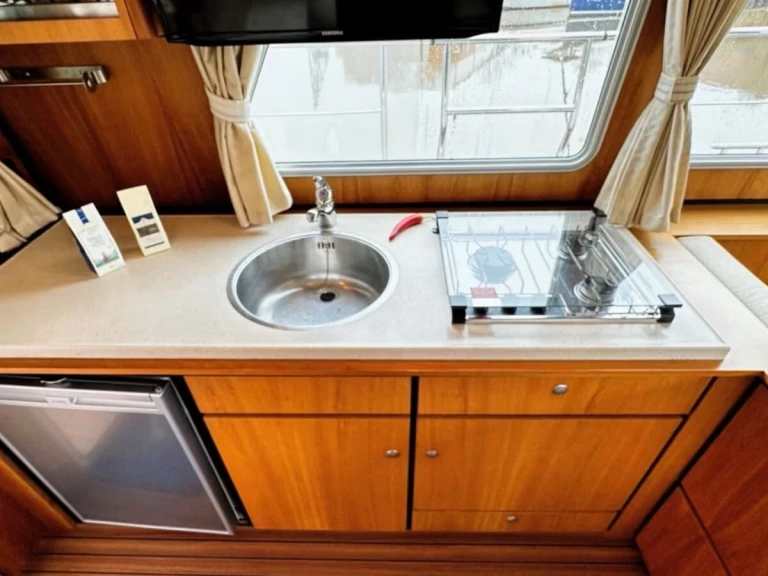 Boat rental Linssen Grand Sturdy 40.9 Sedan in Rheinsberg on Samboat