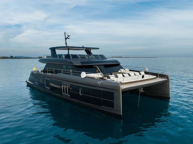 Rent a Sunreef TESNI Olbia