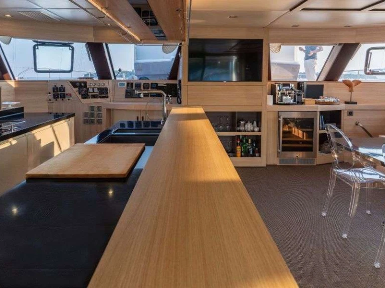 Bareboat Rental Luxury Yacht Sunreef with a boat licence