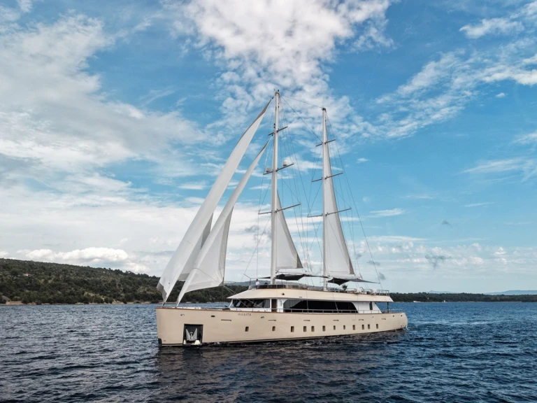 Luxury Yacht rental in Croatia - Custom Maxita