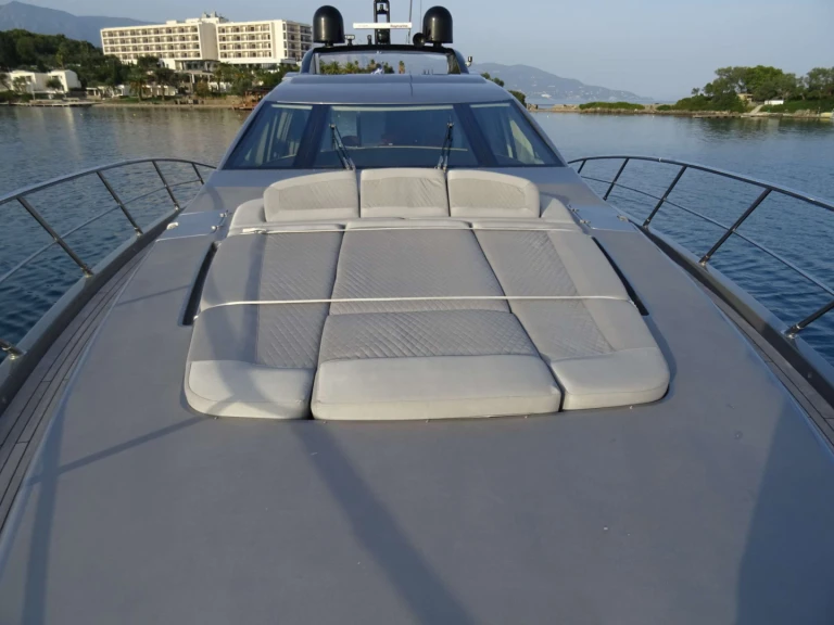Luxury Yacht for rent Greece at the best price