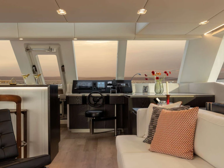 Bareboat Rental Luxury Yacht Sunreef with a boat licence