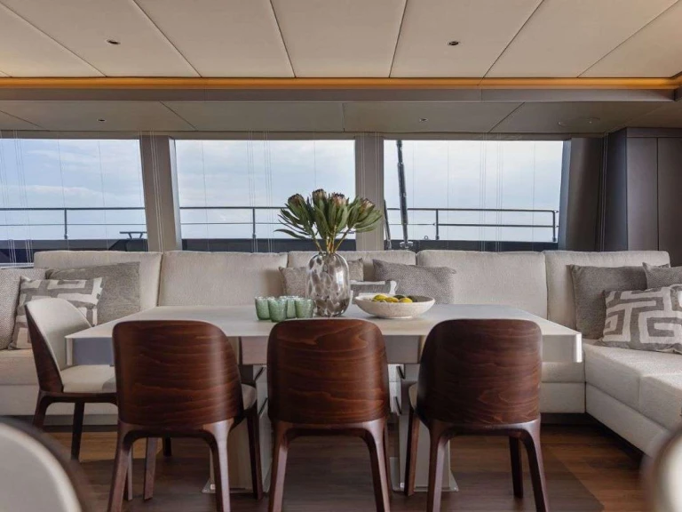 Luxury Yacht for rent La Seyne-sur-Mer at the best price