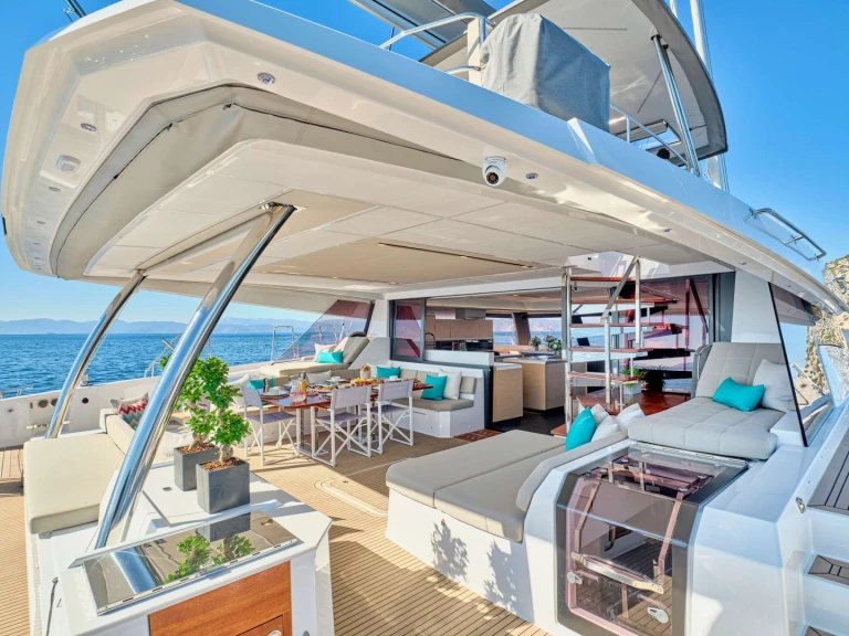 Luxury Yacht for rent Athens at the best price