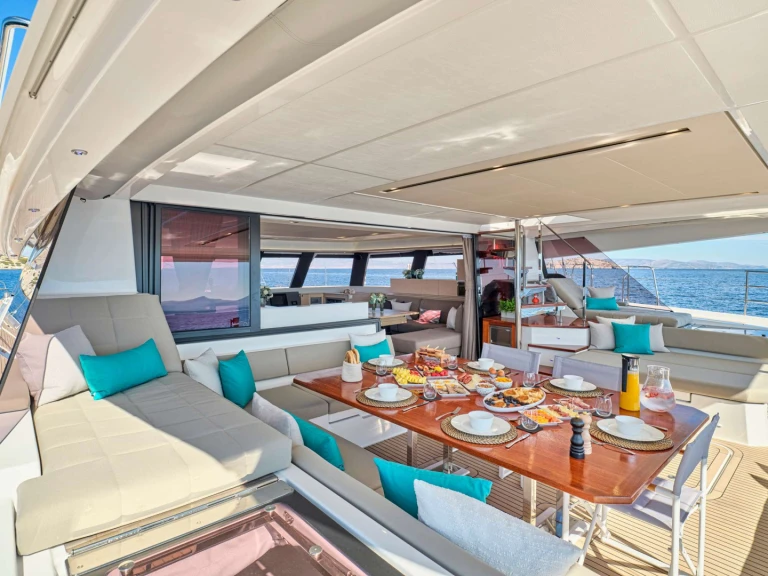 Fountaine Pajot SUNMOON in Athens on SamBoat