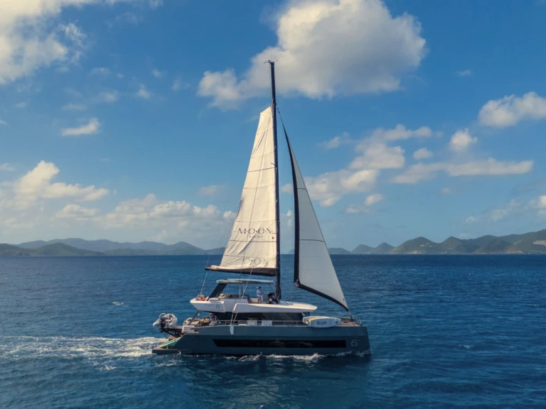 Bareboat Rental Luxury Yacht Moon Yacht with a boat licence
