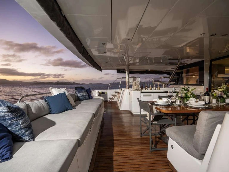 Luxury Yacht rental in British Virgin Islands (BVI) - Lagoon DRAGONFLY
