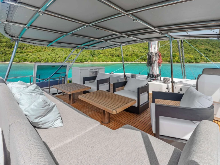 Rent a Sunreef GYRFALCON Road Town