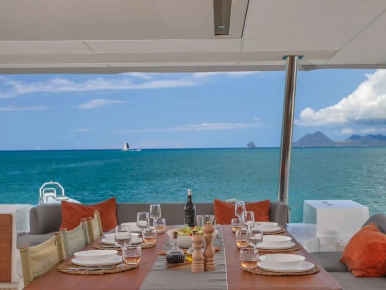 Bareboat Rental Luxury Yacht Fountaine Pajot with a boat licence