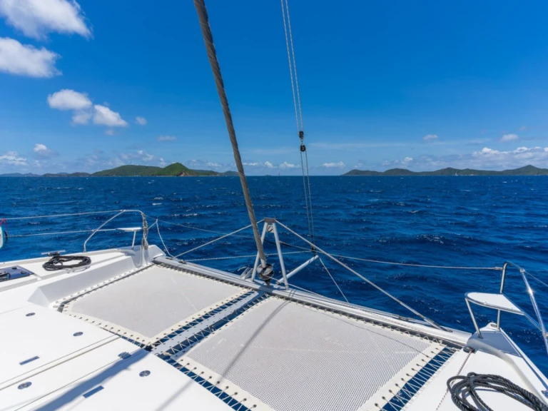 Bareboat Rental Luxury Yacht Leopard with a boat licence
